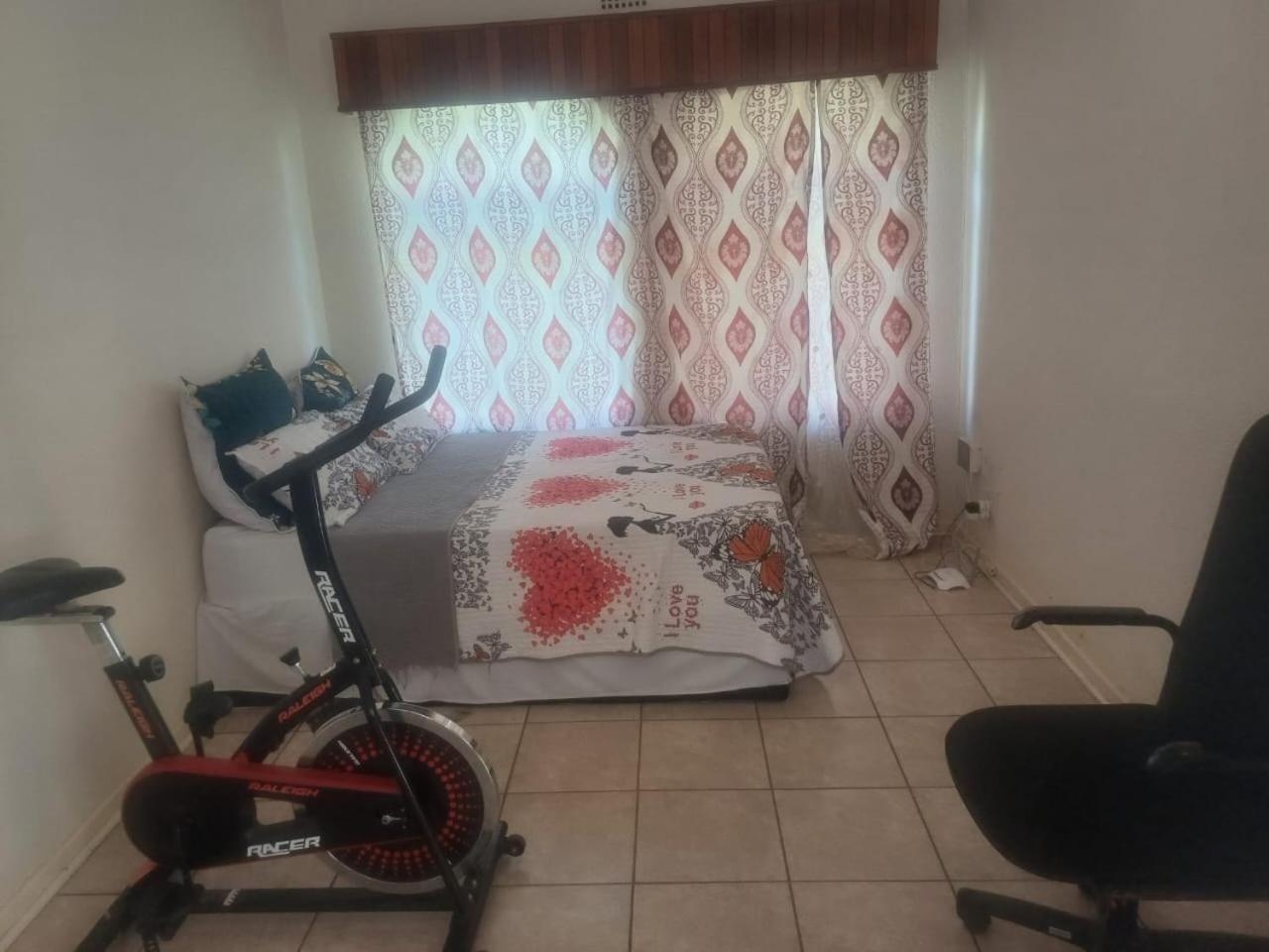 Kempton Park Lodge Birch Acres Kempton Park Ngoại thất bức ảnh